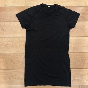 Black Lululemon short sleeve shirt